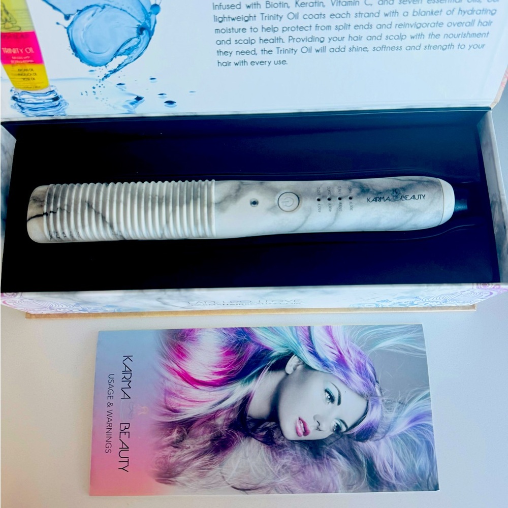 Karma Beauty, Serenity Pro heat styling comb.